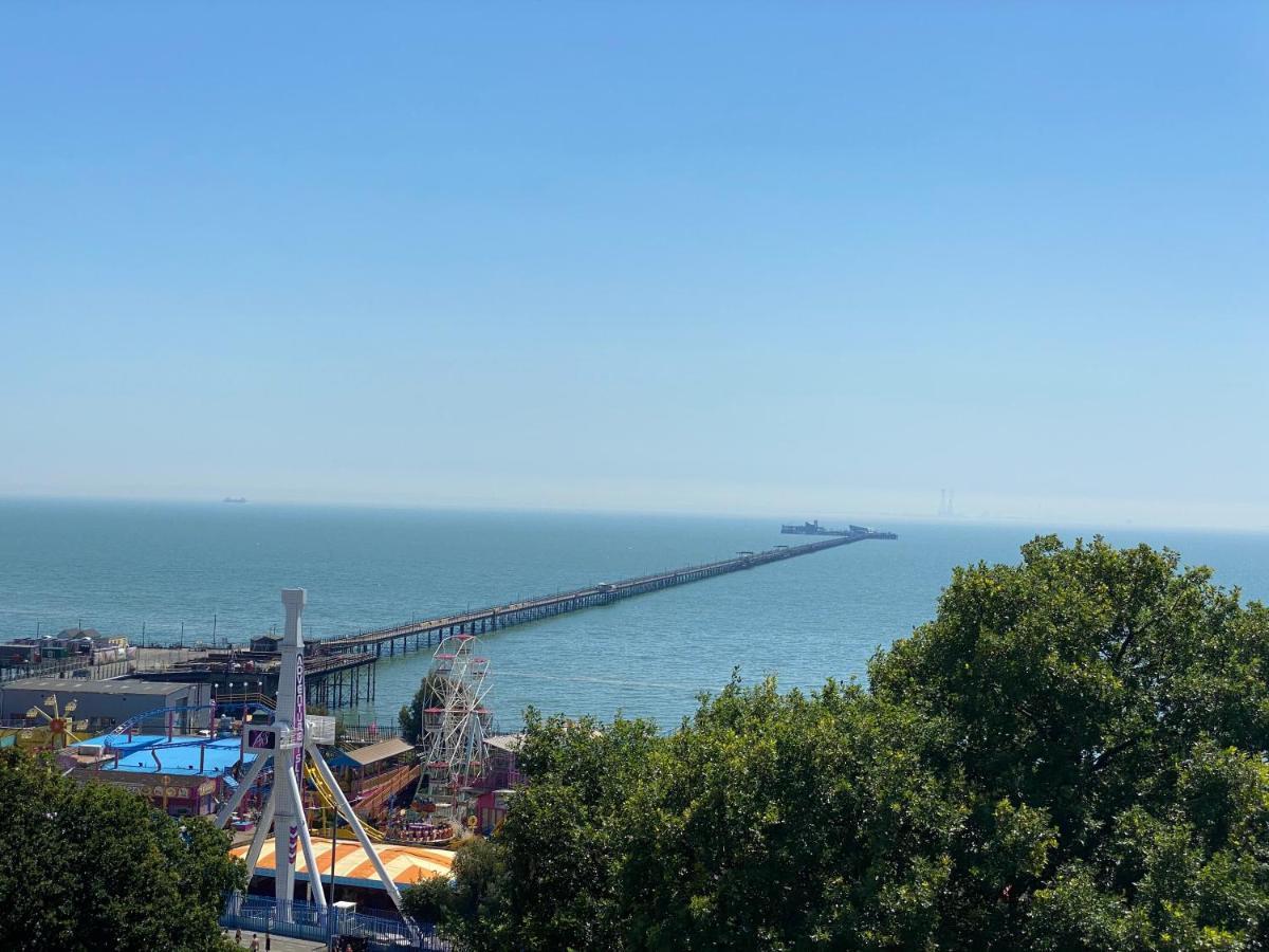 Pier View Self Catering Luxury Apartments 사우스엔드온시 외부 사진