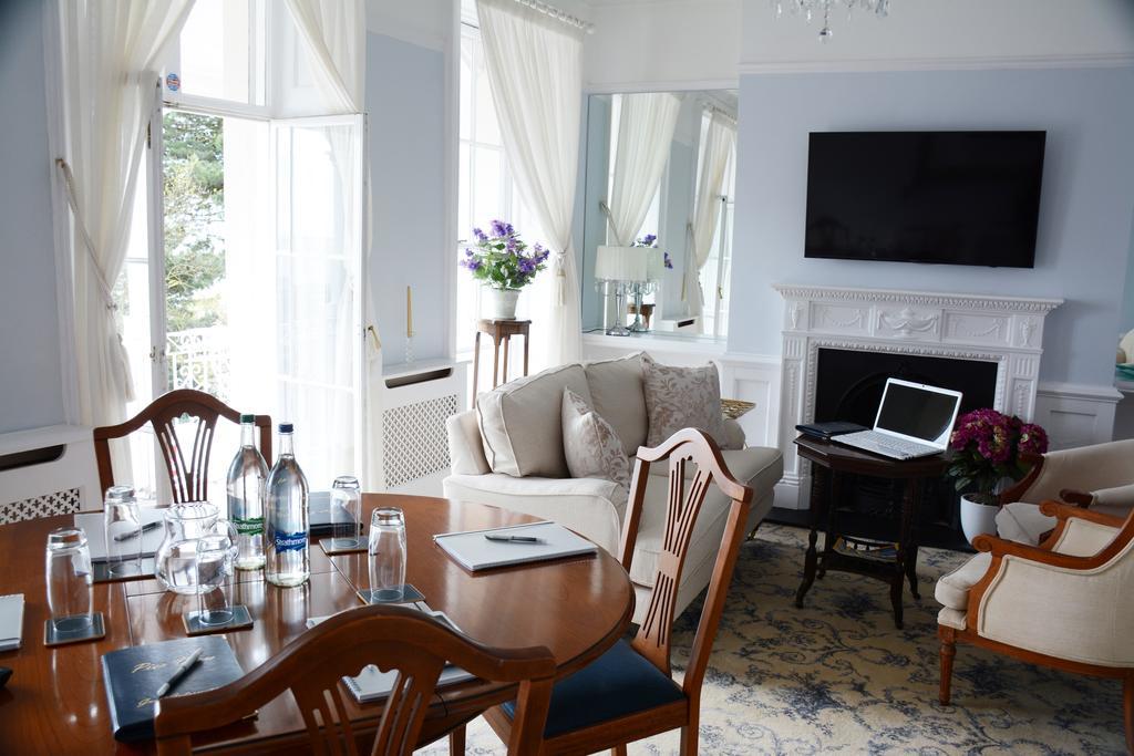 Pier View Self Catering Luxury Apartments 사우스엔드온시 외부 사진