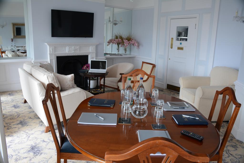 Pier View Self Catering Luxury Apartments 사우스엔드온시 외부 사진