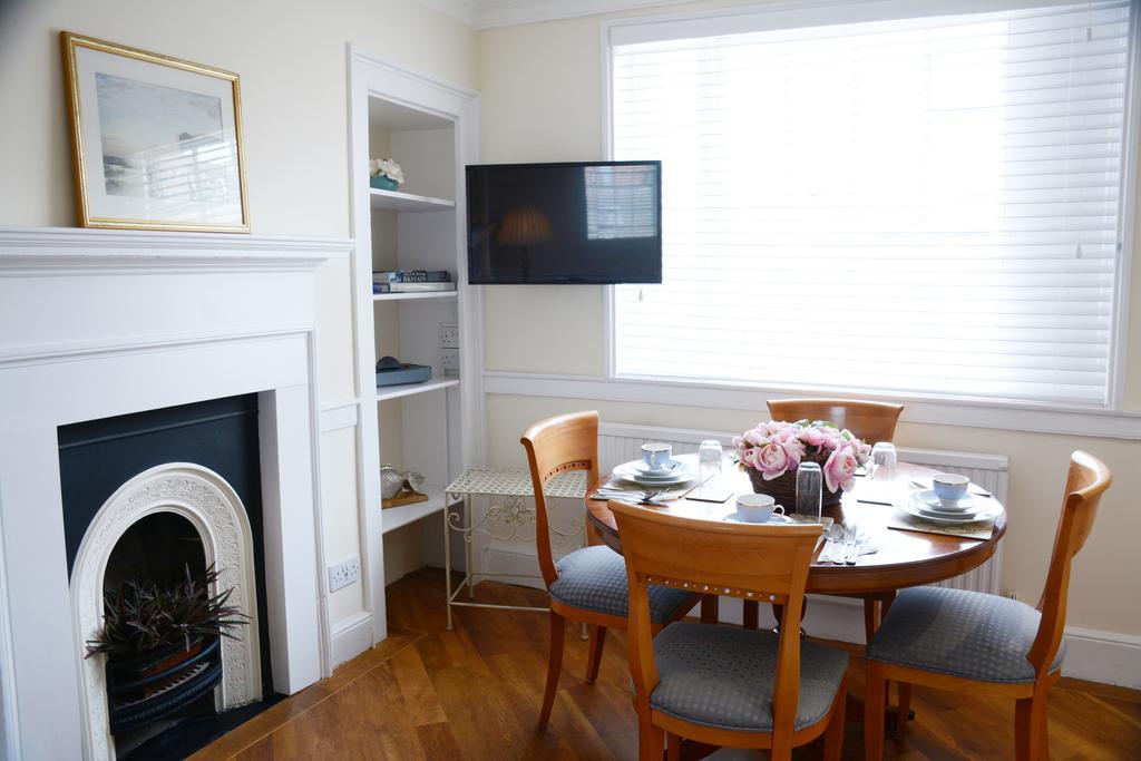 Pier View Self Catering Luxury Apartments 사우스엔드온시 객실 사진