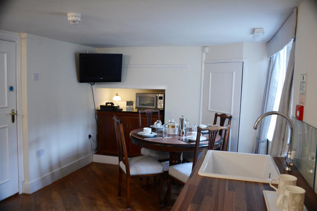 Pier View Self Catering Luxury Apartments 사우스엔드온시 객실 사진