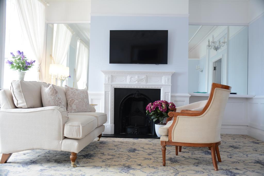 Pier View Self Catering Luxury Apartments 사우스엔드온시 외부 사진
