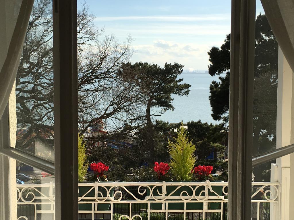 Pier View Self Catering Luxury Apartments 사우스엔드온시 외부 사진