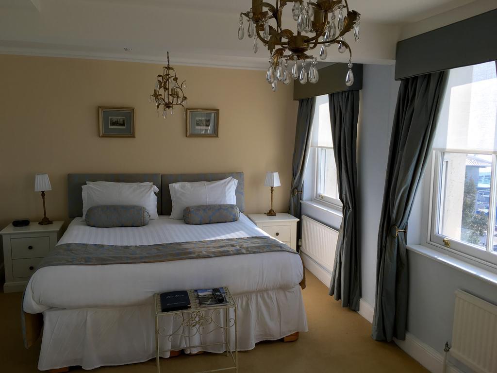 Pier View Self Catering Luxury Apartments 사우스엔드온시 외부 사진