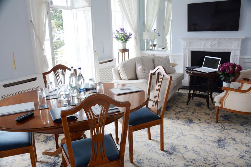 Pier View Self Catering Luxury Apartments 사우스엔드온시 외부 사진